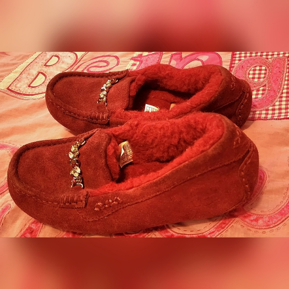 UGG Women Ansley Charm GEM Suede Slippers